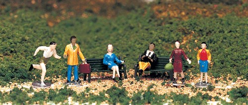 Bachmann People at Leisure