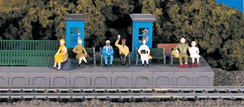Bachmann Figuren sitzend
