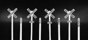 Rix Products 4 Crossbuck and 20 Milepost Set